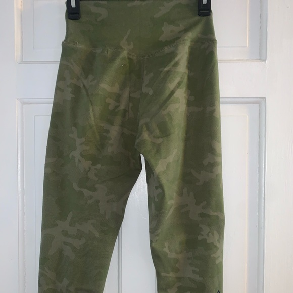 P’tula active green stealth leggings - Picture 3 of 6
